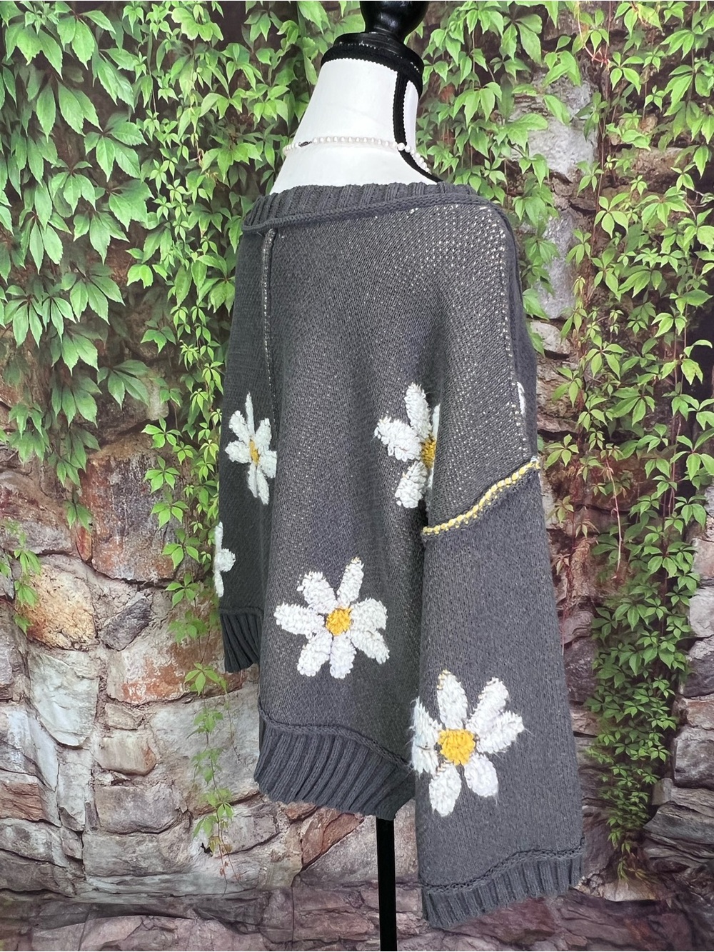 KLD Chunky Slouchy Bohemian Gray Daisy Print Oversized Sweater, S - Picture 9 of 12